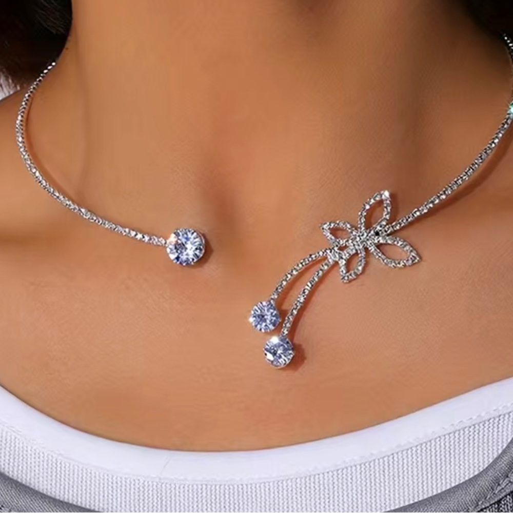 Elegant Rhinestone Diamond Butterfly Necklace